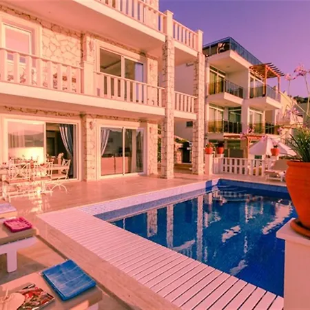 Villa Ketchy